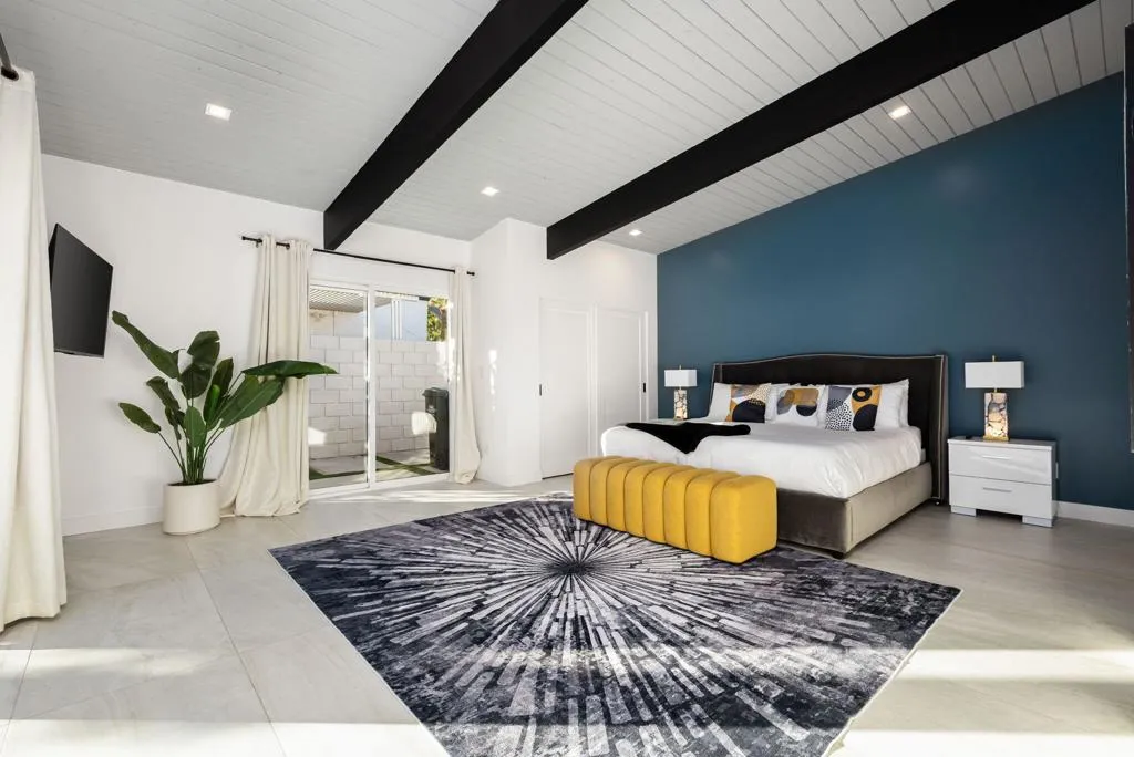 623 W Regal Drive, Palm Springs, California 92262 home-pic-18